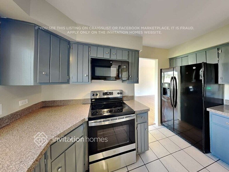Building Photo - 8260 Bromley St
