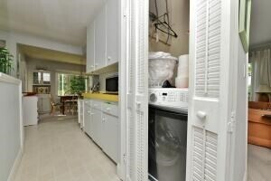 Building Photo - 208 Standish Rd