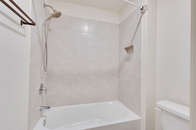 Building Photo - 18512 Quiet Range Dr