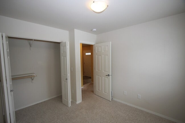 Building Photo - 3 Bedroom East Anchorage Condo!