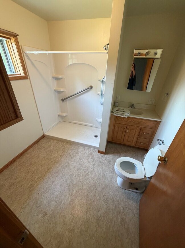 Building Photo - 4 Bed 1 Bath Single Family Home in Colby