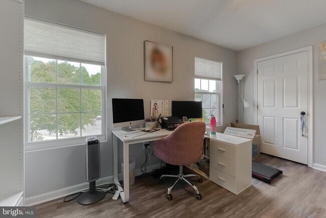 Building Photo - 48221 Keel Dr