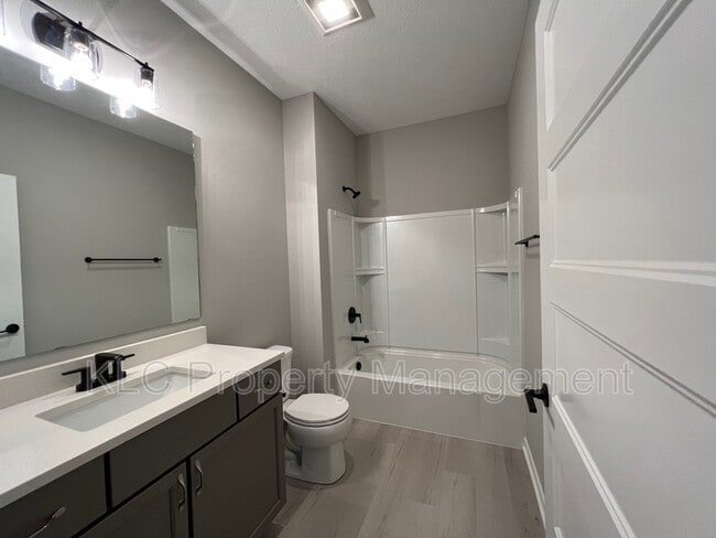 Building Photo - 8951 Calpurnia Dr