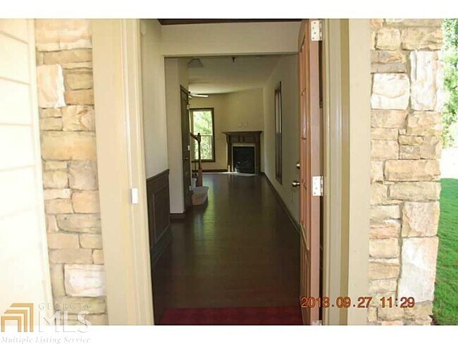 Building Photo - 6260 Crested Moss Dr