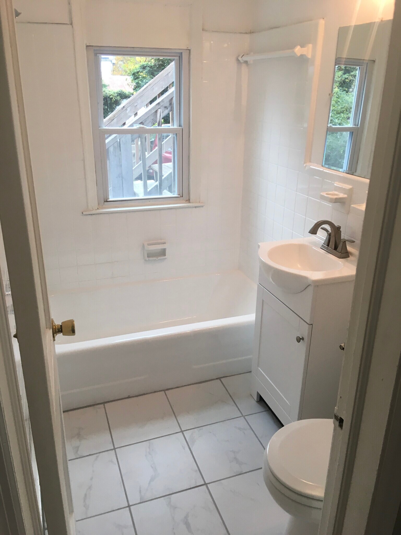 Bathroom-Unit 1 - 3219 2nd Ave