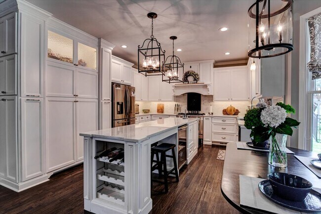 Building Photo - 1120 Bentwater Dr