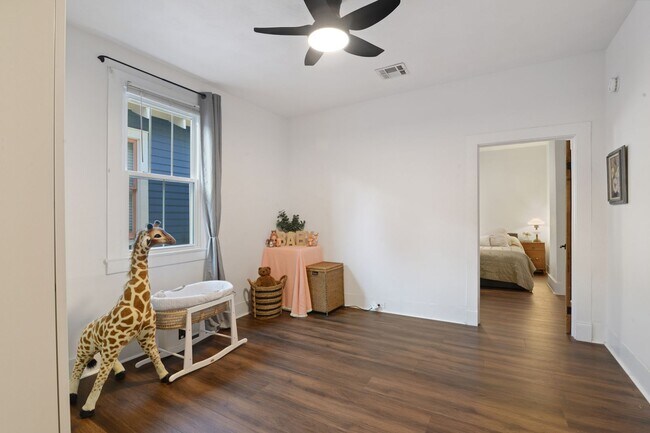 Building Photo - 4813-4813 Bienville St