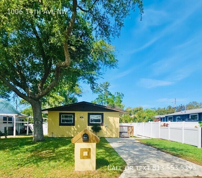 Building Photo - 1006 14th Ave NW