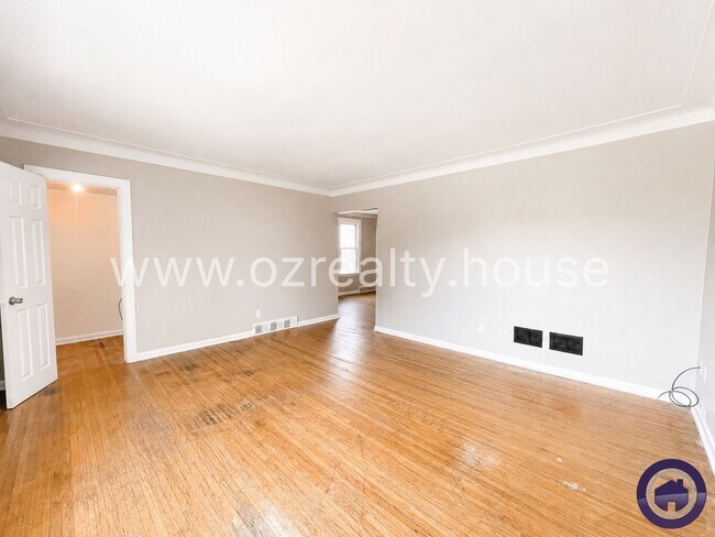 Building Photo - 837 Colburn St