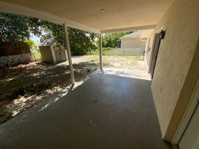 Building Photo - 141 Landmark St