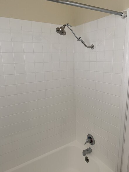 Building Photo - 801 W Glenoaks Blvd