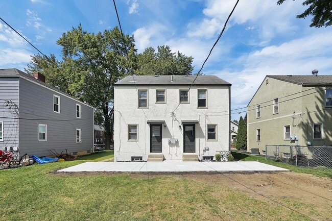 Building Photo - 1466 Elmwood Ave