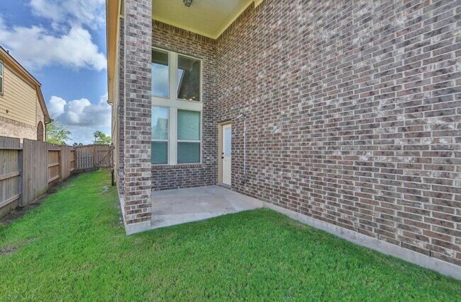 Building Photo - 28807 Mayes Bluff Dr