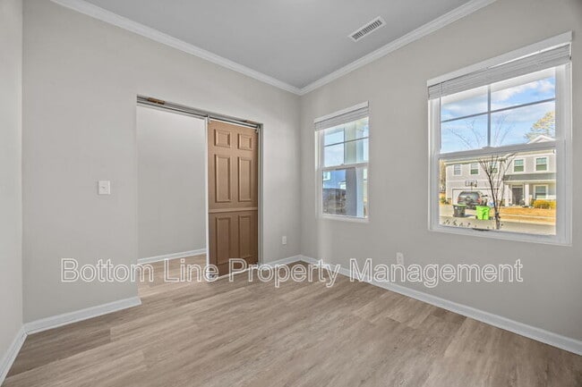 Building Photo - 316 Willard Frst Dr