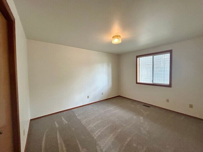 Building Photo - 12371 Rainier Dr