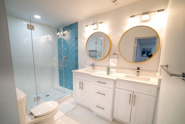 Building Photo - Beautiful Spacious Stylish near Busch Gardens at Crenshaw