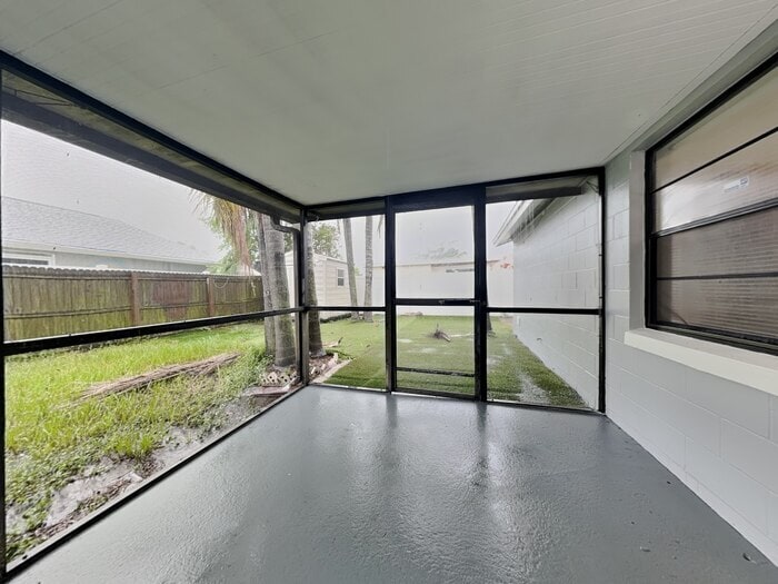 Building Photo - 9402 Lonsdale Ct