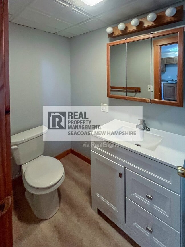 Building Photo - 34 W 1st St