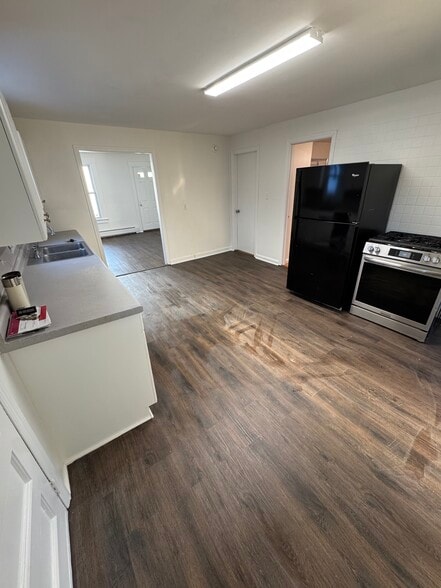 Building Photo - 7 Somers St