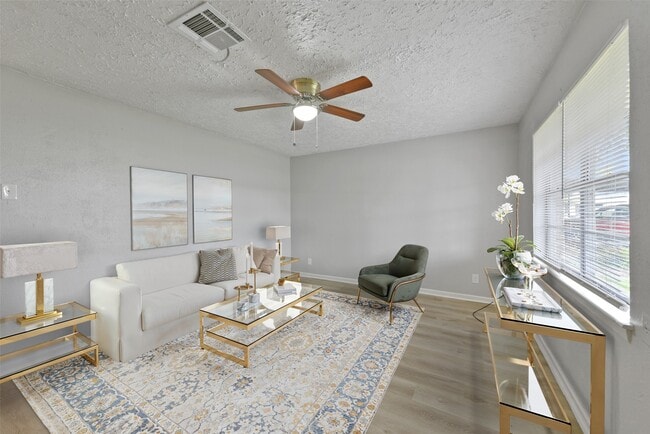 Primary Photo - 2803 22nd St