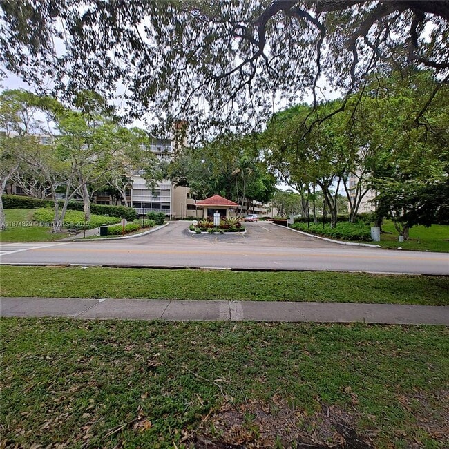 Building Photo - 7051 Environ Blvd