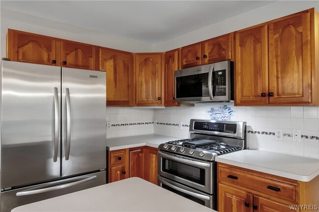 Building Photo - 6 St Charles Ct