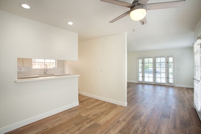 Building Photo - 603 Begonia Ave