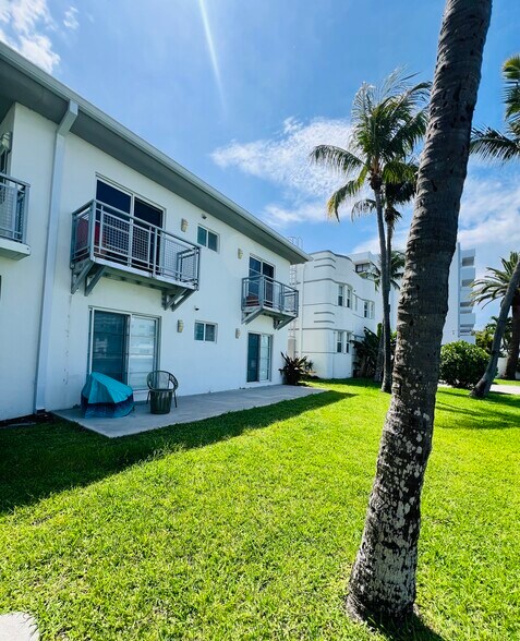 Building Photo - 6905 Bay Dr