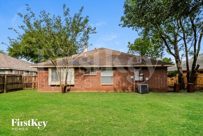 Building Photo - 6317 Brookcrest Dr