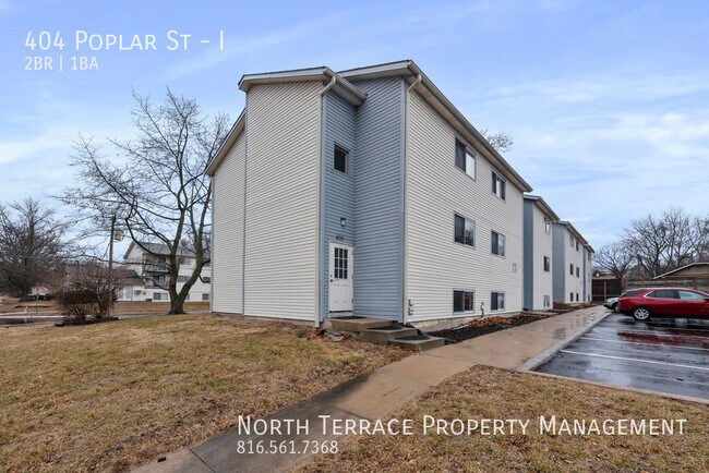 Building Photo - Beautifully Updated 2BR w/ In-Unit Laundry...
