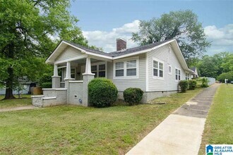 Building Photo - 549 60th Pl S