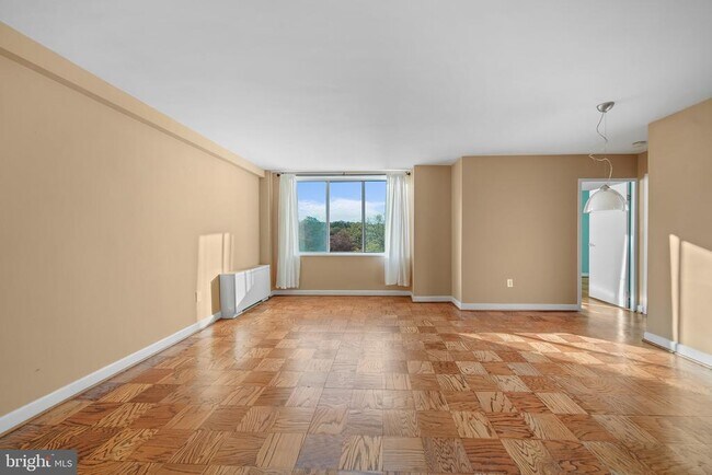 Building Photo - 6641 Wakefield Dr