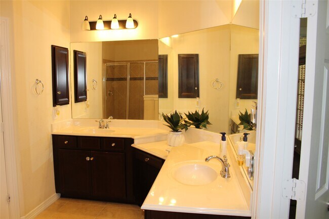 Building Photo - 27715 Halls Farms Ln