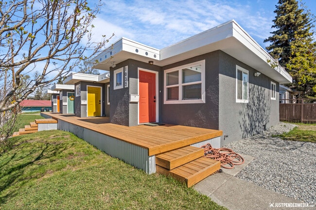 Building Photo - 1031 Juneau St