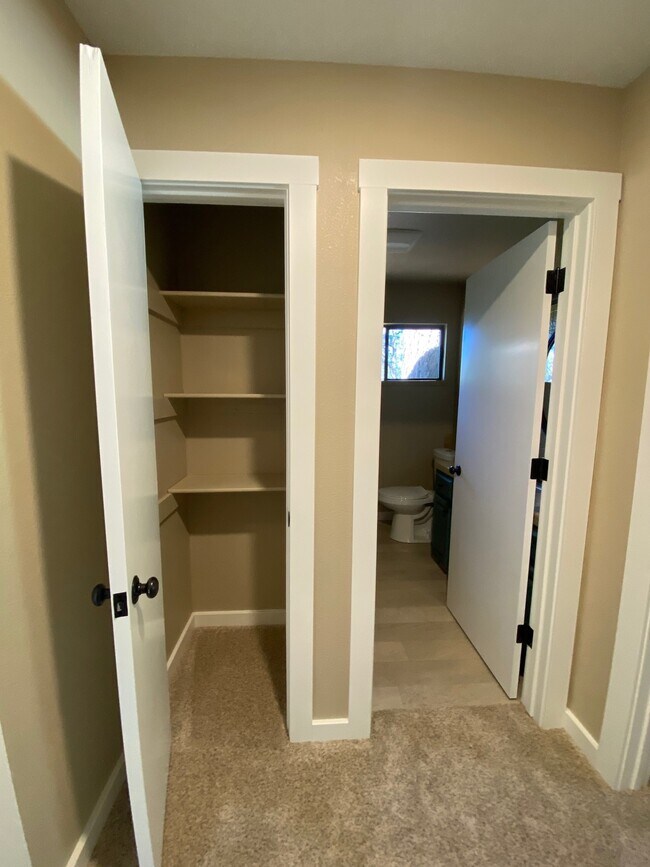 Building Photo - 10959 Alta Sierra Dr