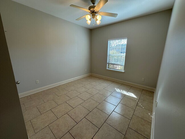 Building Photo - 4046 Mobley Cir