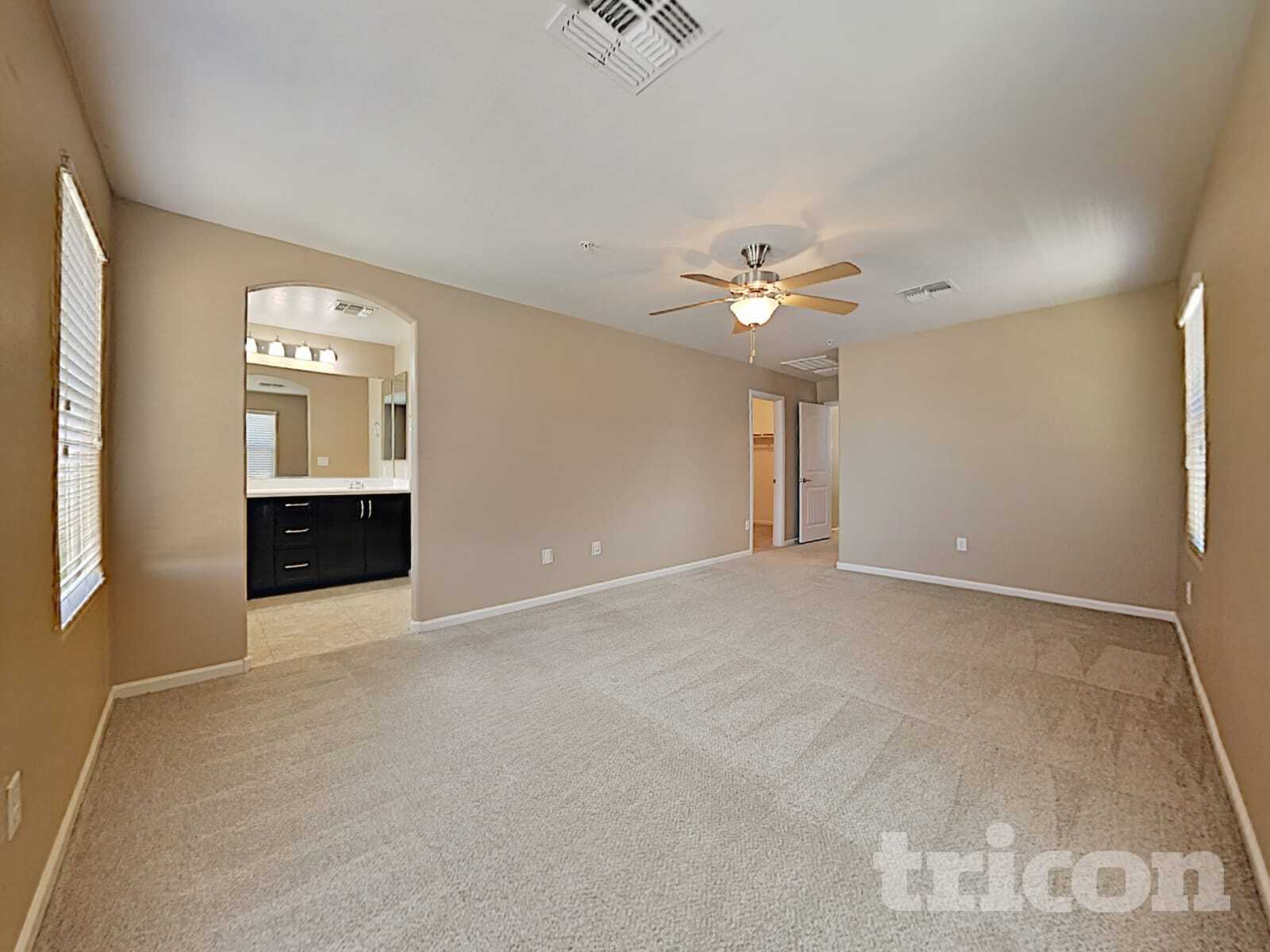 Building Photo - 12532 W Hummingbird Terrace