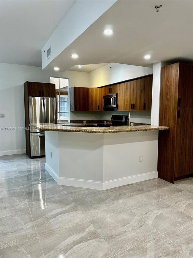 Building Photo - 2941 NE 185th St