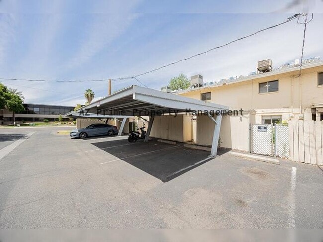 Building Photo - 15 E Carter Dr