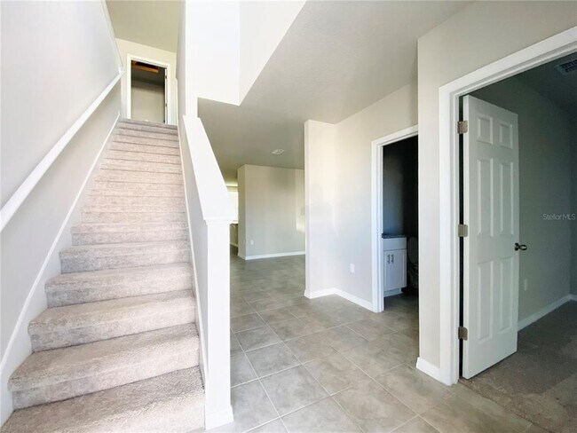 Building Photo - 535 Amadoras Wy