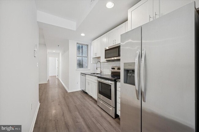 Building Photo - 4131 Cambridge St