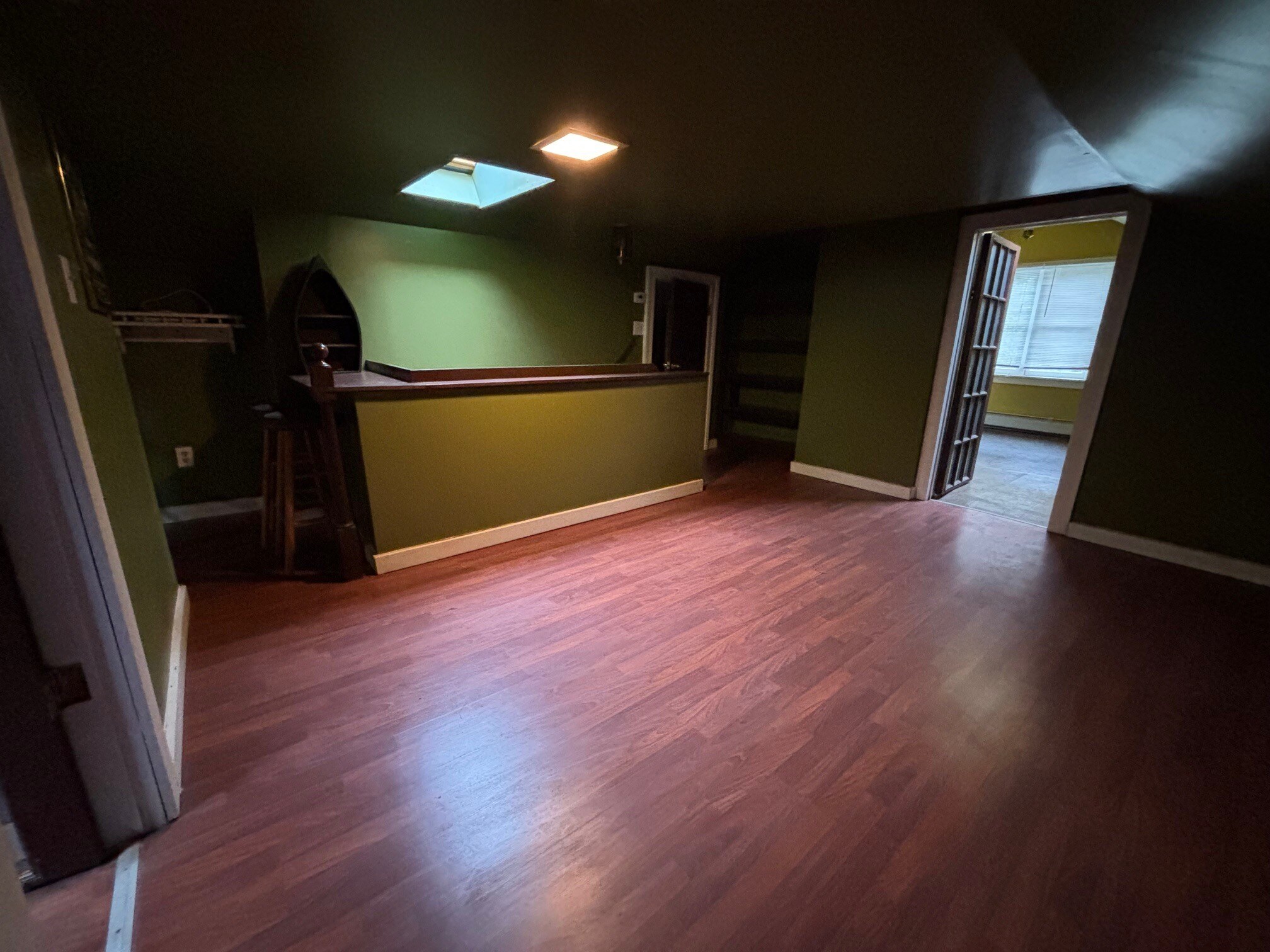 3rd Floor Anteroom - 101 Bristol St