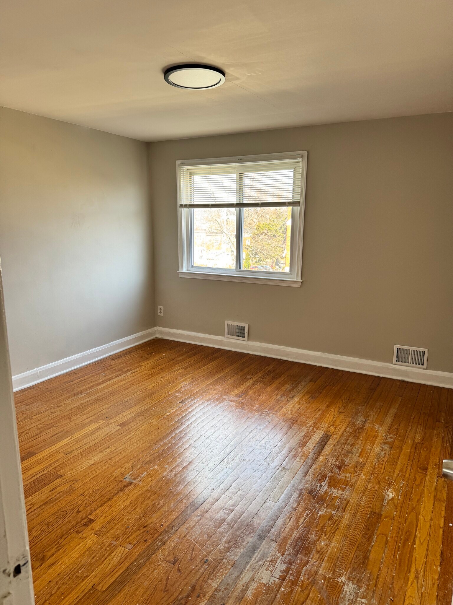 Building Photo - 1307 Hillsway Ct