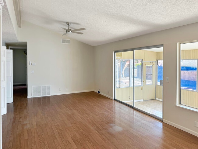 Building Photo - 43320 Texas Ave