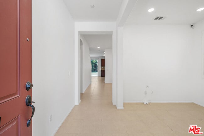Building Photo - 17053 Cantlay St