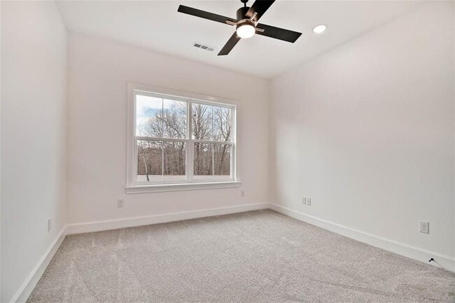 Building Photo - 247 Kinross Dr