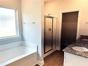 Building Photo - 1557 Redland St N