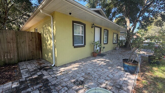 Building Photo - House For Rent - Metrowest