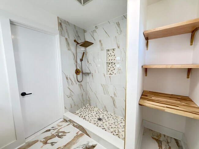 Building Photo - 802 Burks Hill Rd