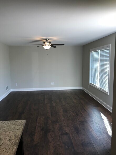 Building Photo - 356 Catalpa Cir